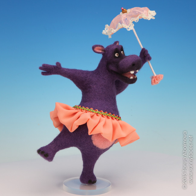 Gloria - One-Of-A-Kind Doll by Tanya Abaimova. Soft Sculptures Gallery 